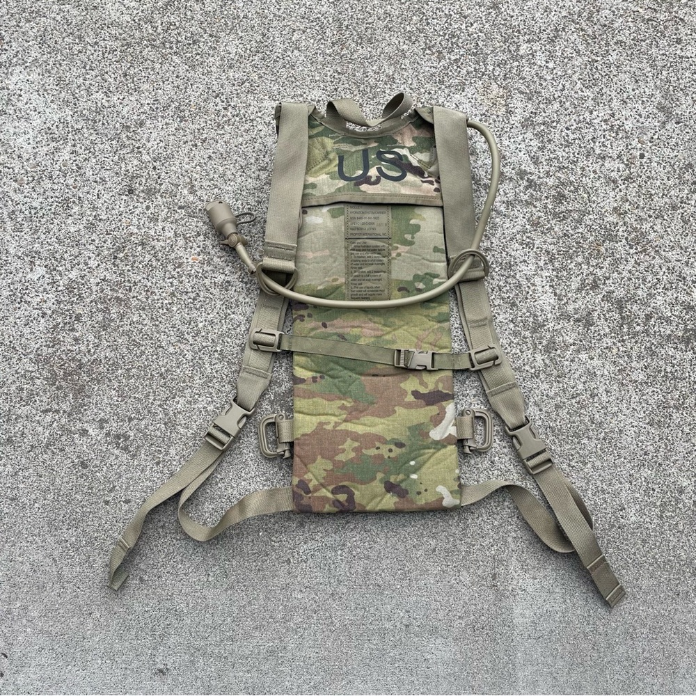 Skilcraft Molle II Hydration System Carrier - Picture 5 of 16